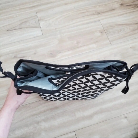 NEW Black & White Insulated Lunch Tote - Picture 4 of 9